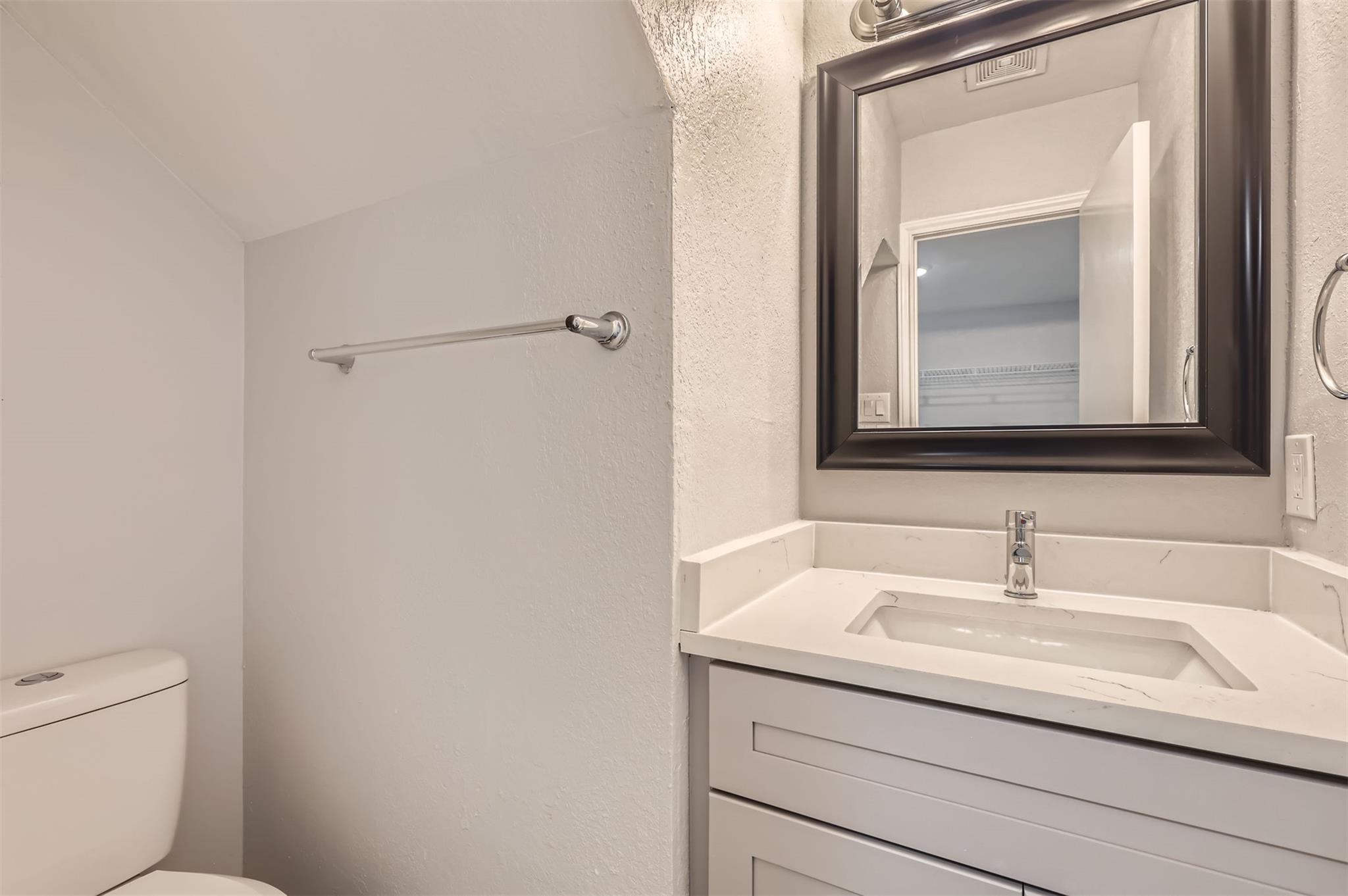 9201 Sedgemoor Trl #b Property Photo 9