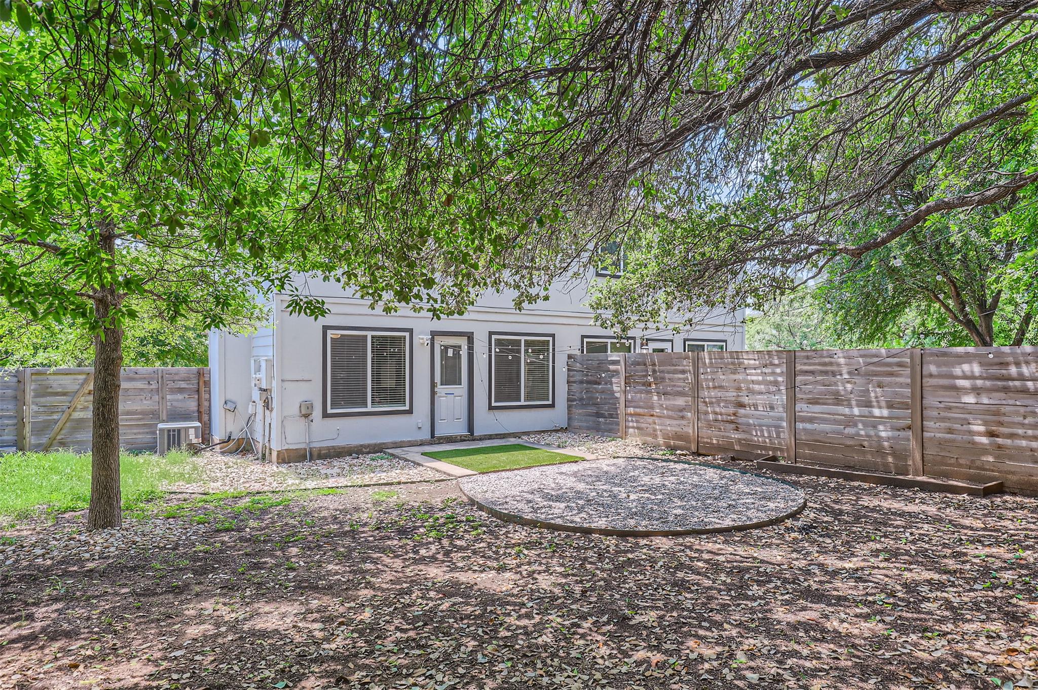 9201 Sedgemoor Trl #b Property Photo 11