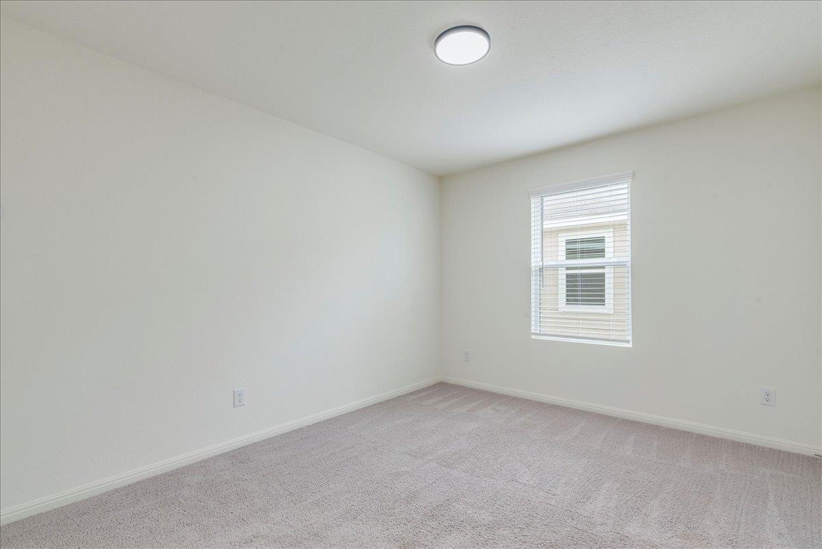 196 Thistle Ln Property Photo 16