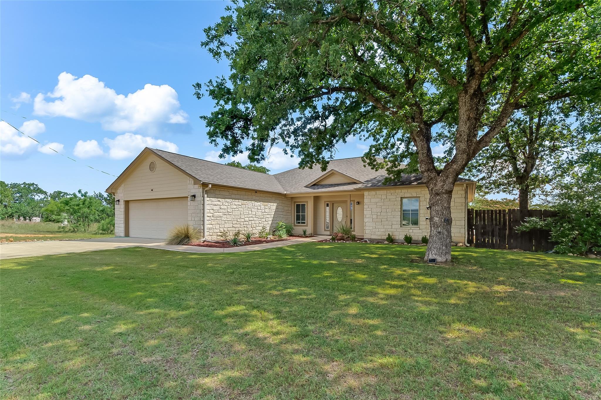 1518 Skyline Dr Property Photo