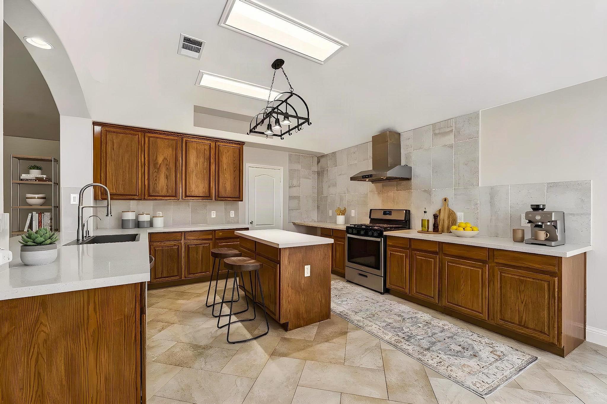 2111 Wheaton Trl Property Photo 5
