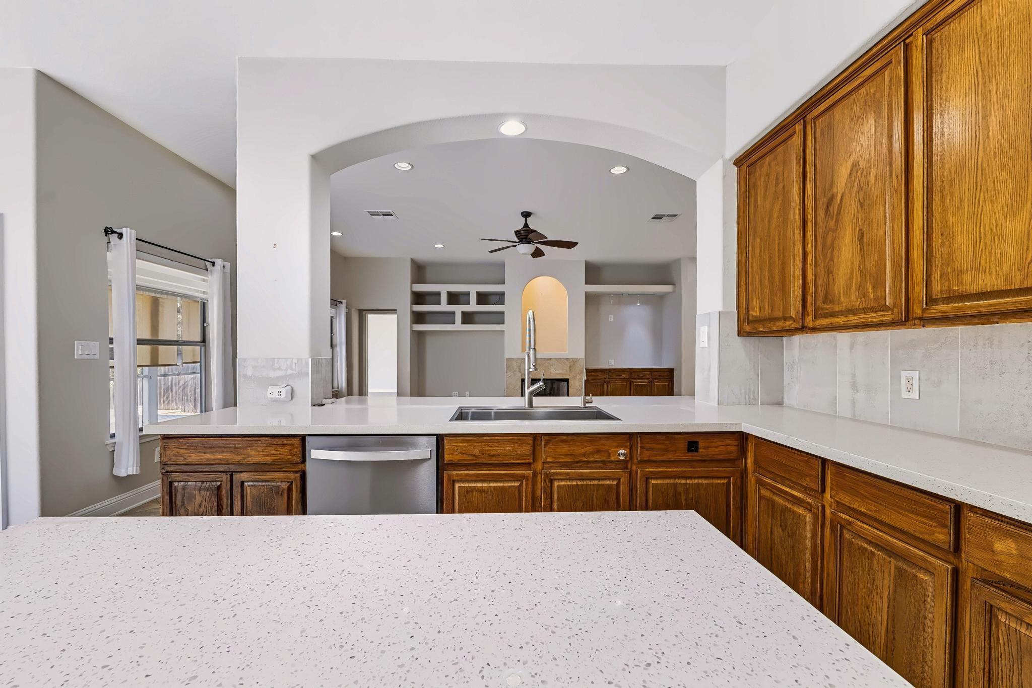 2111 Wheaton Trl Property Photo 6