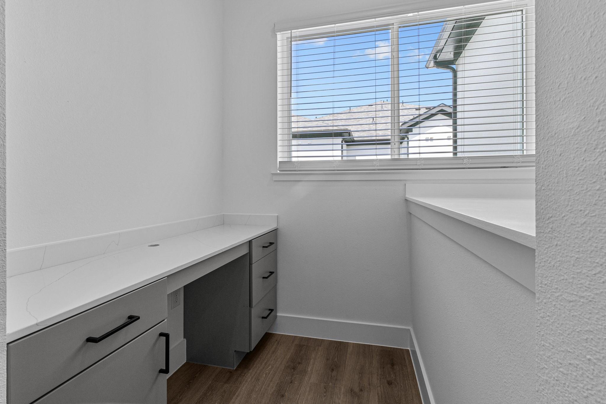 1664 Hillside Terrace None #6315 Property Photo 4