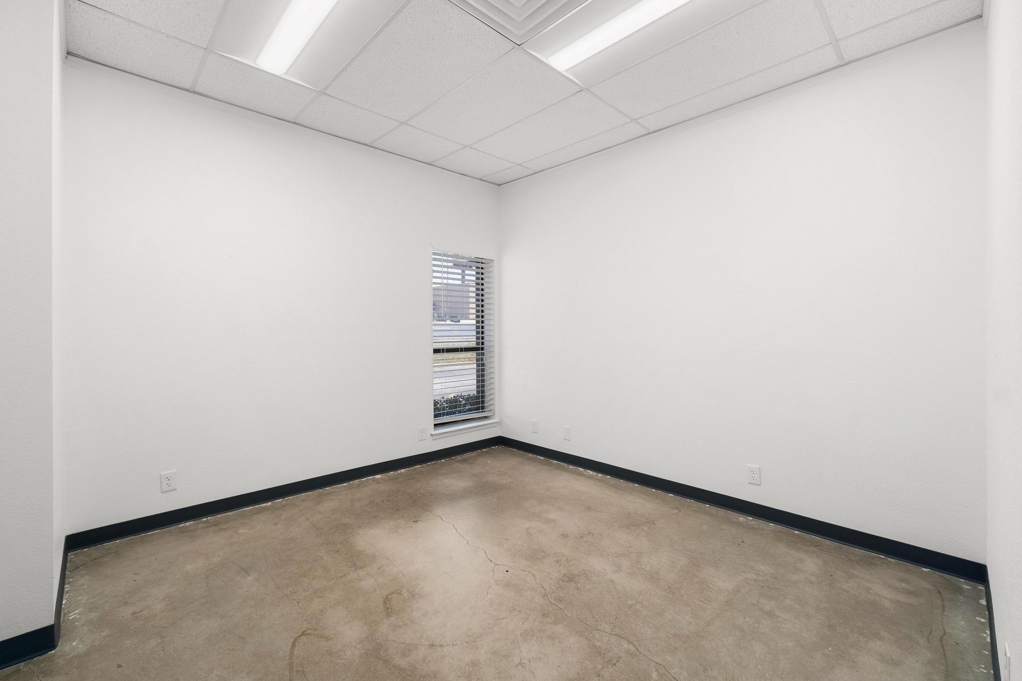 2312 Western Trails Blvd #d-402 Property Photo 14