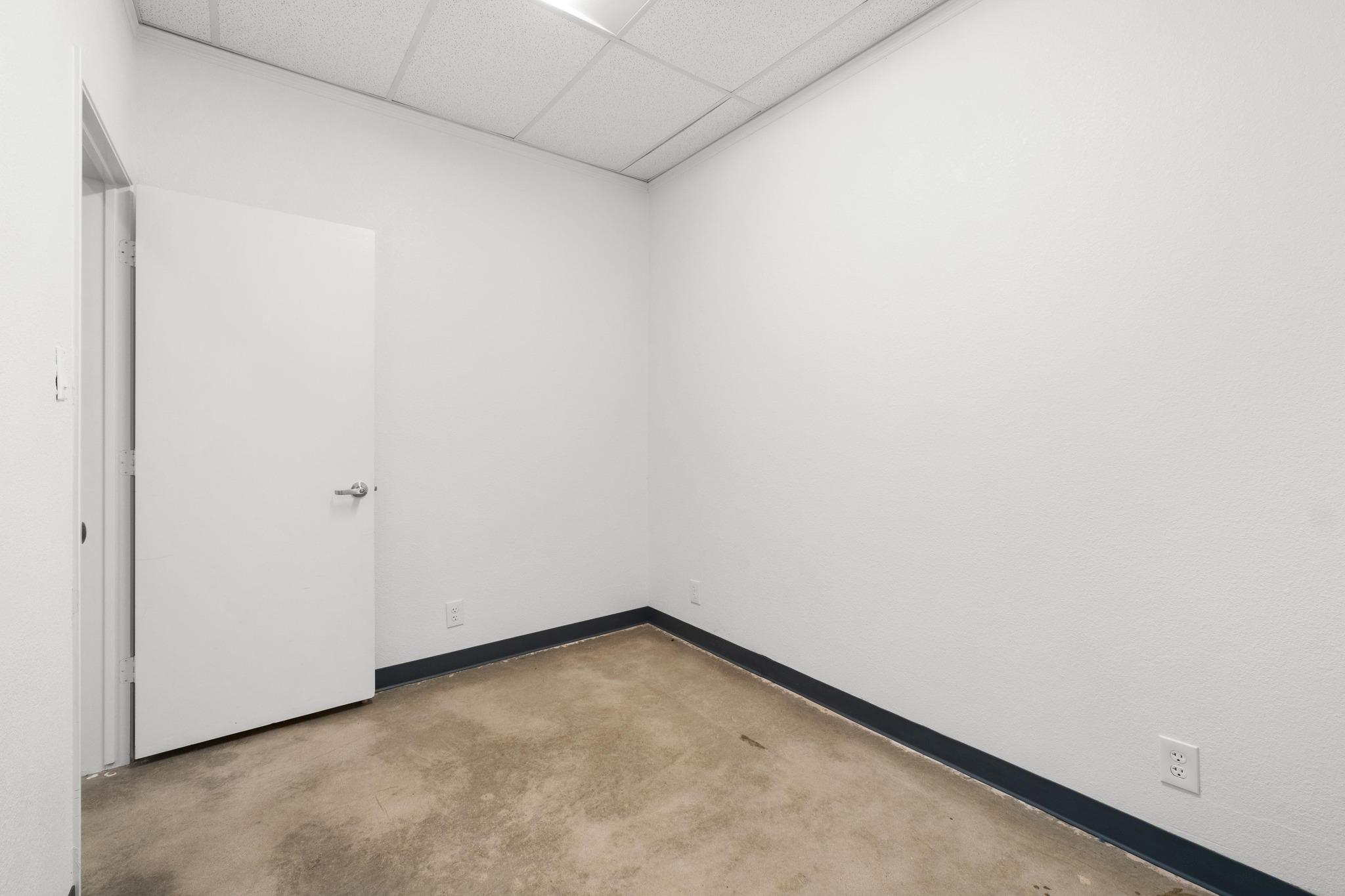 2312 Western Trails Blvd #d-402 Property Photo 16