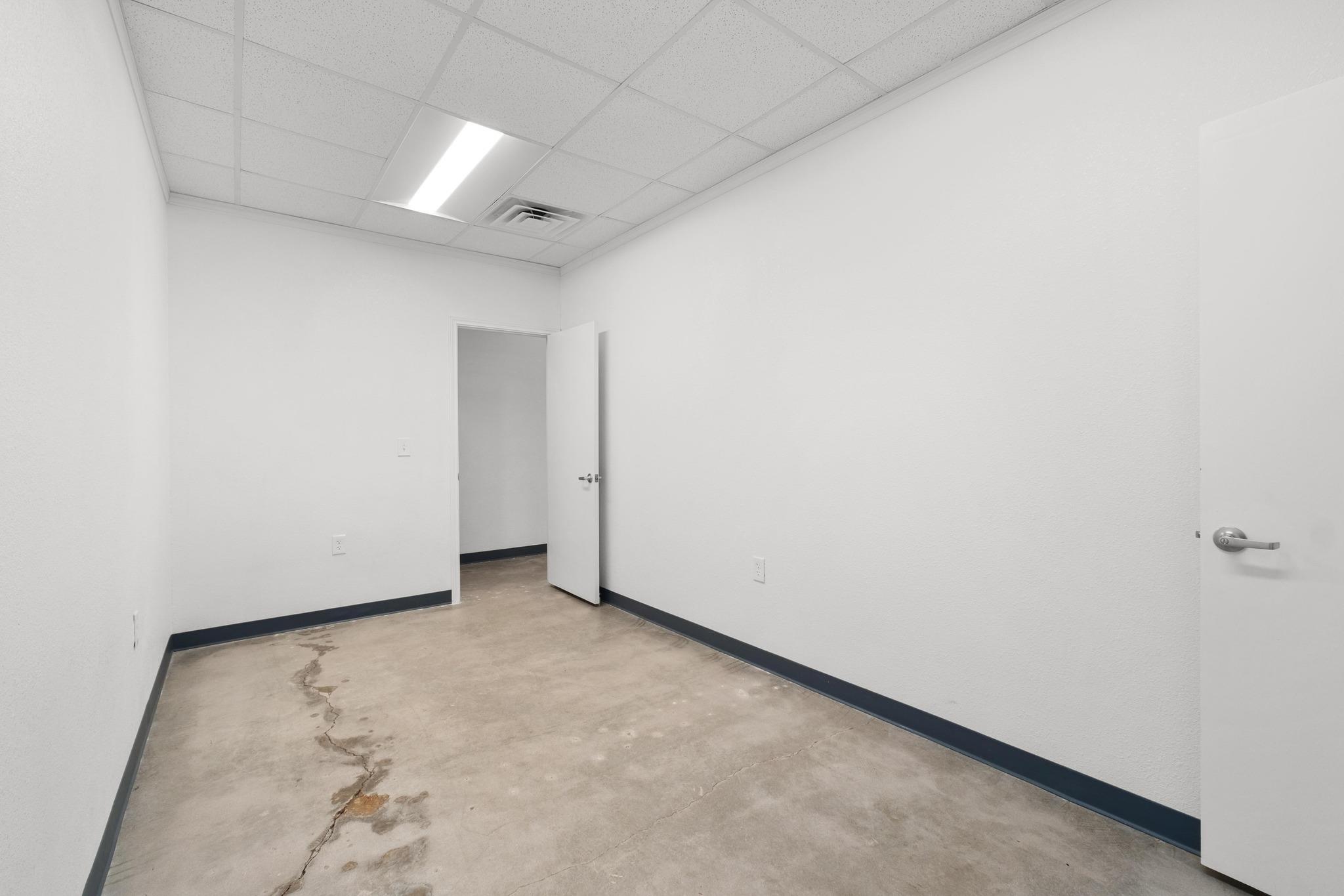 2312 Western Trails Blvd #d-402 Property Photo 18
