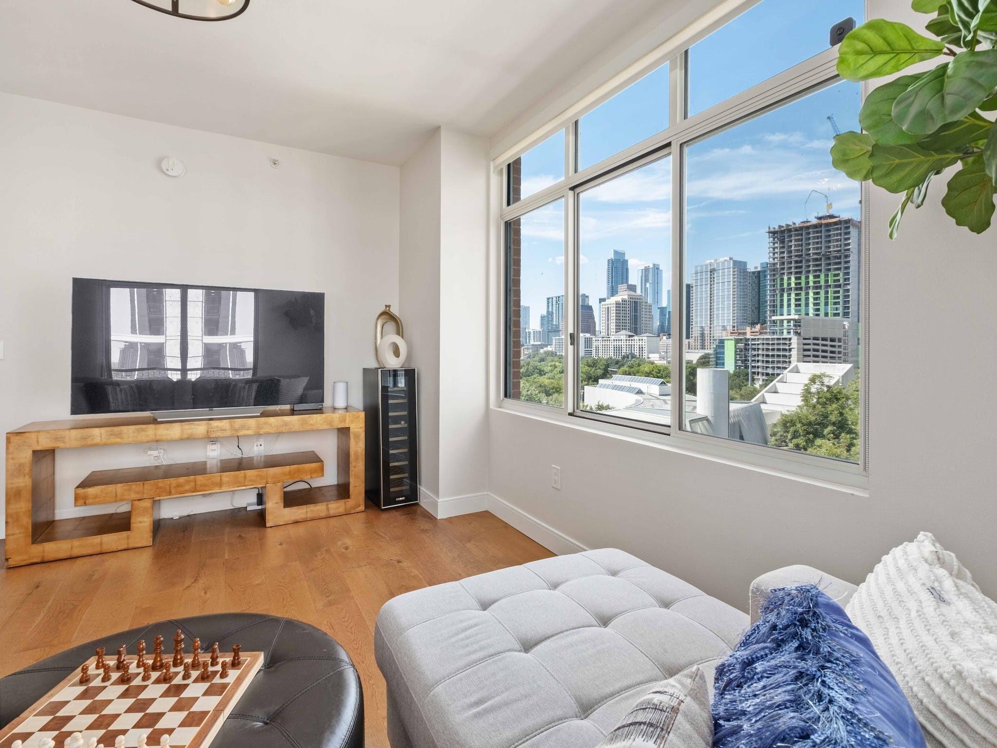 54 Rainey St 918 Property Photo