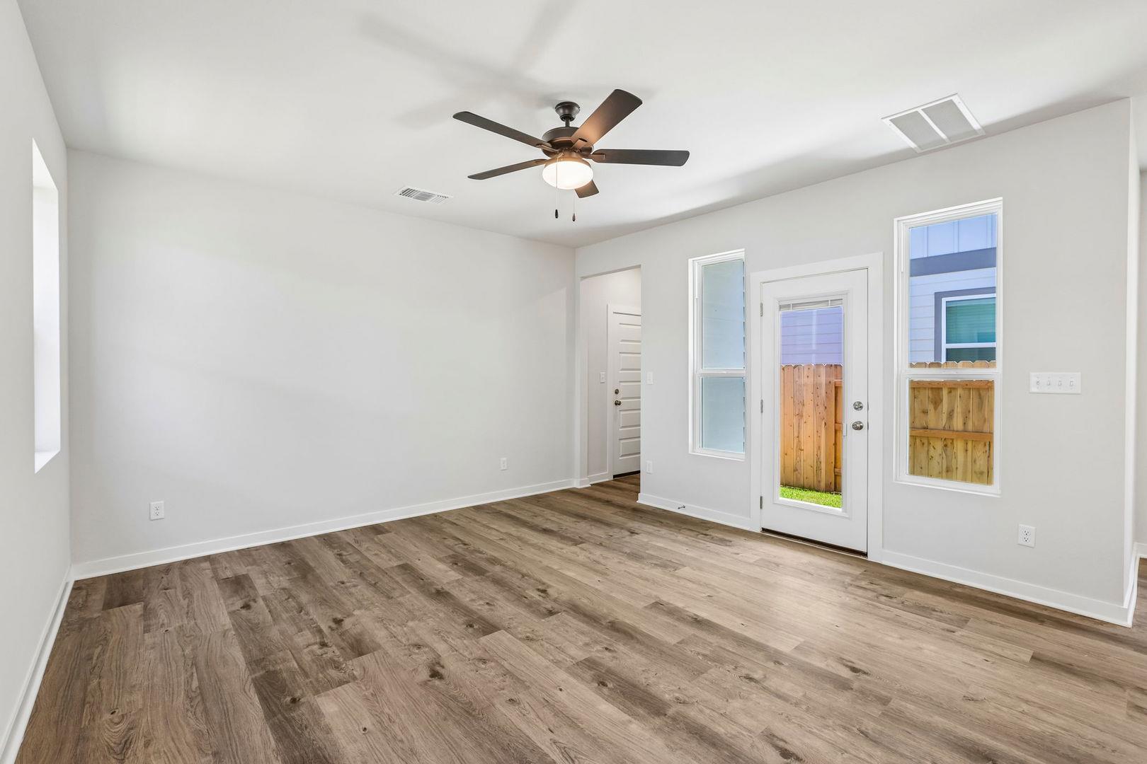 2301 Oscar Eli Pl Property Photo 9