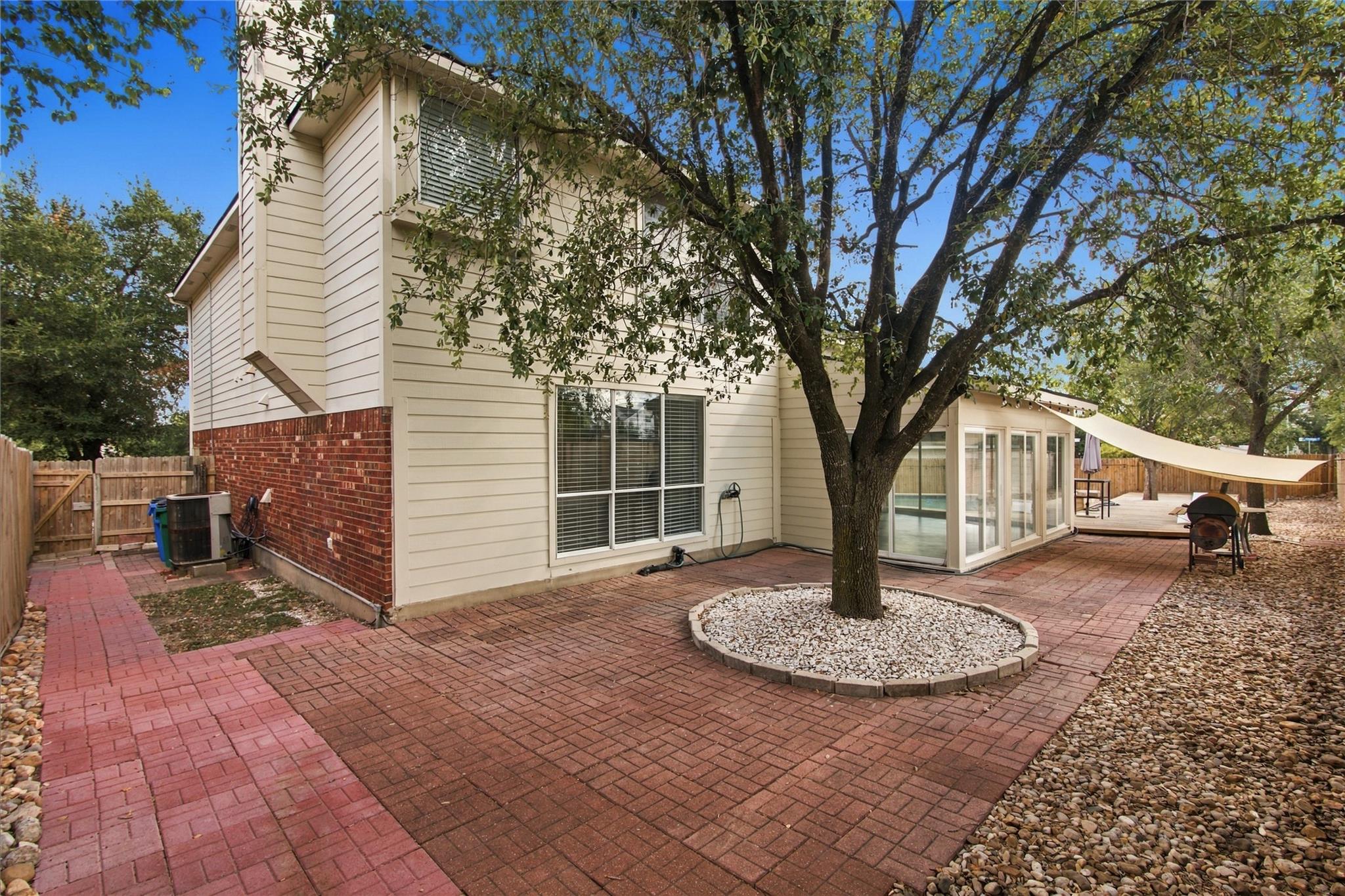 910 Point Run Dr Property Photo 32