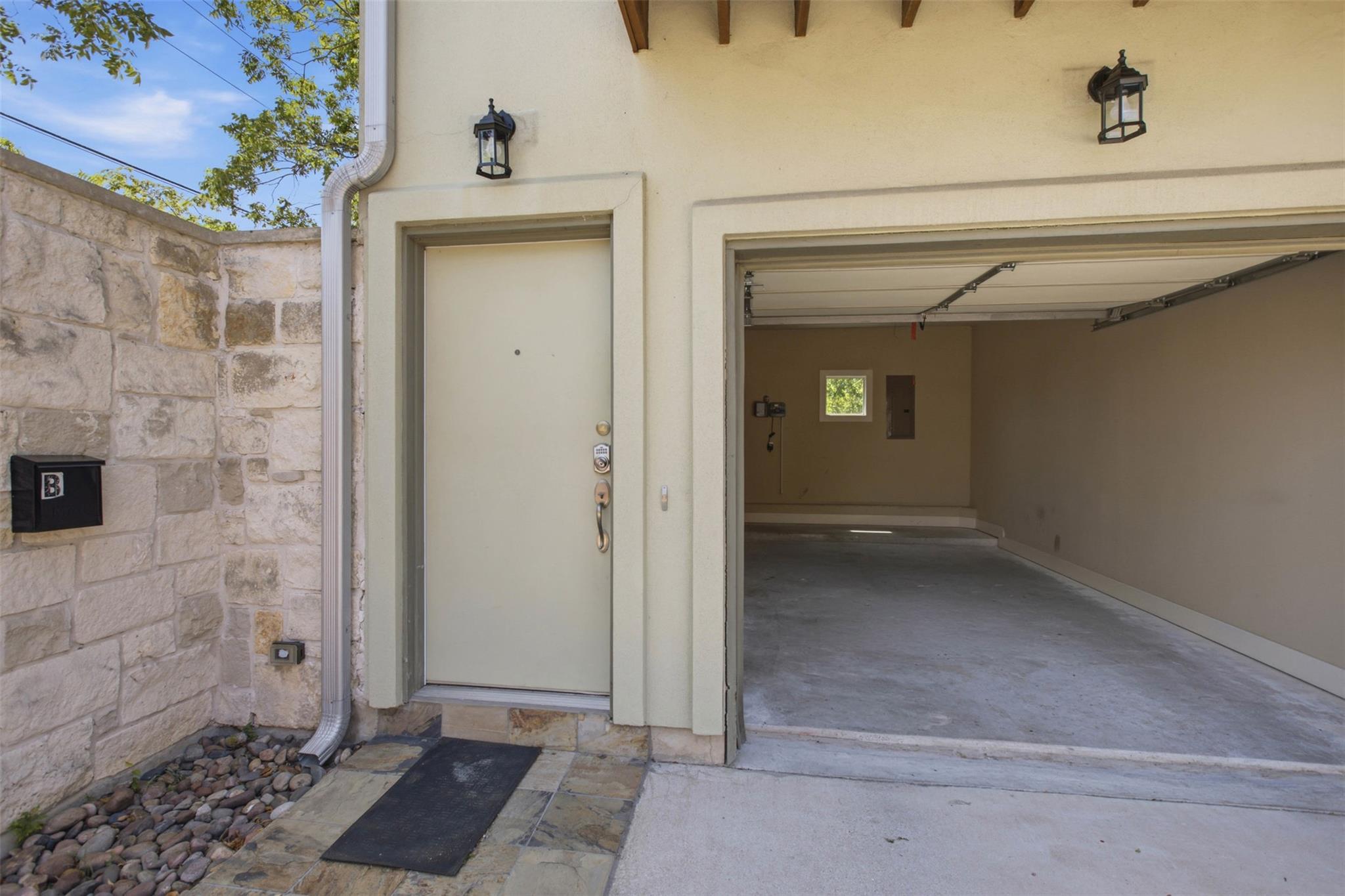 1315 W Anderson Ln #b Property Photo 5