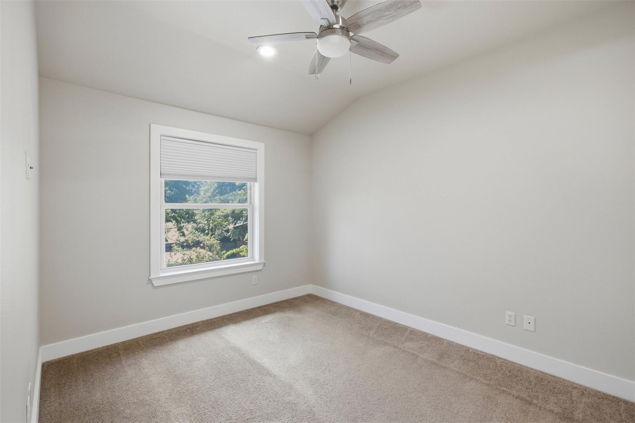 1315 W Anderson Ln #b Property Photo 16