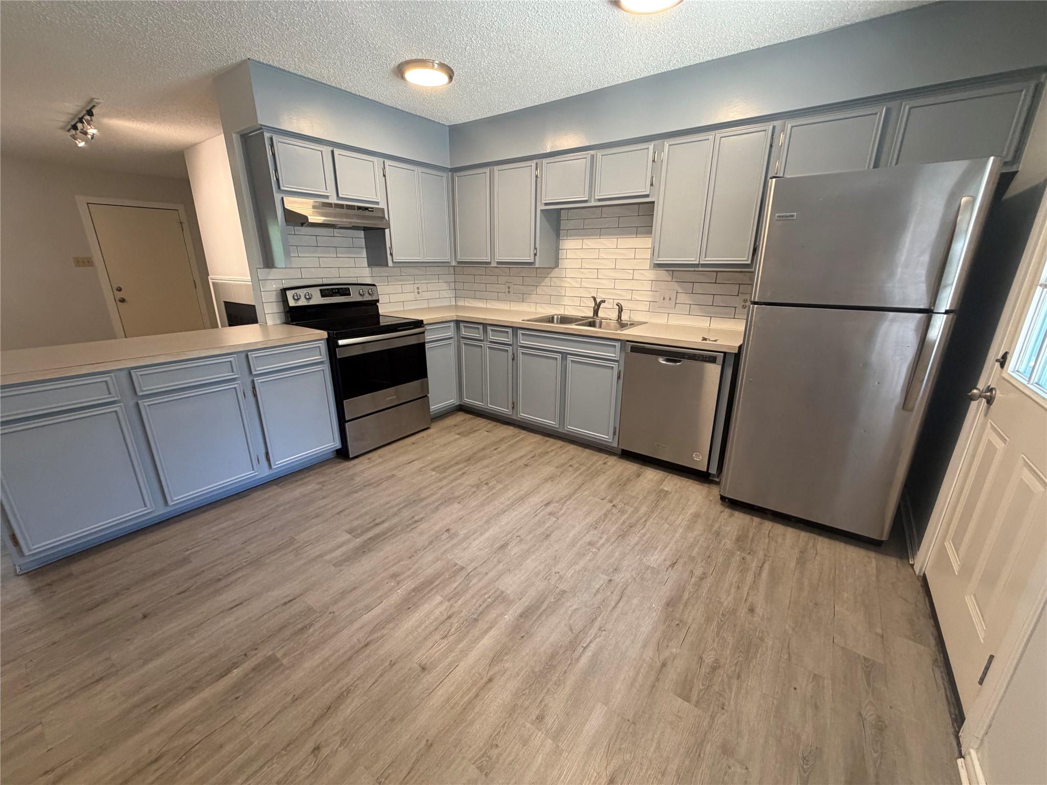 11101 Oak Branch Dr #a & B Property Photo 2
