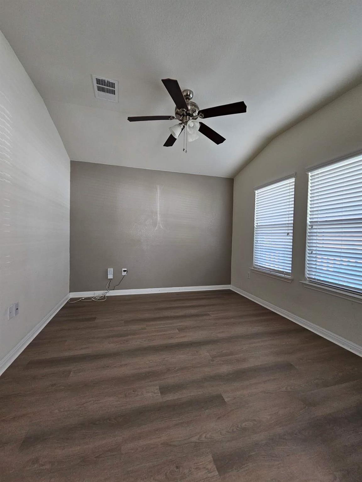 18205 Bandelier Dr Property Photo 5