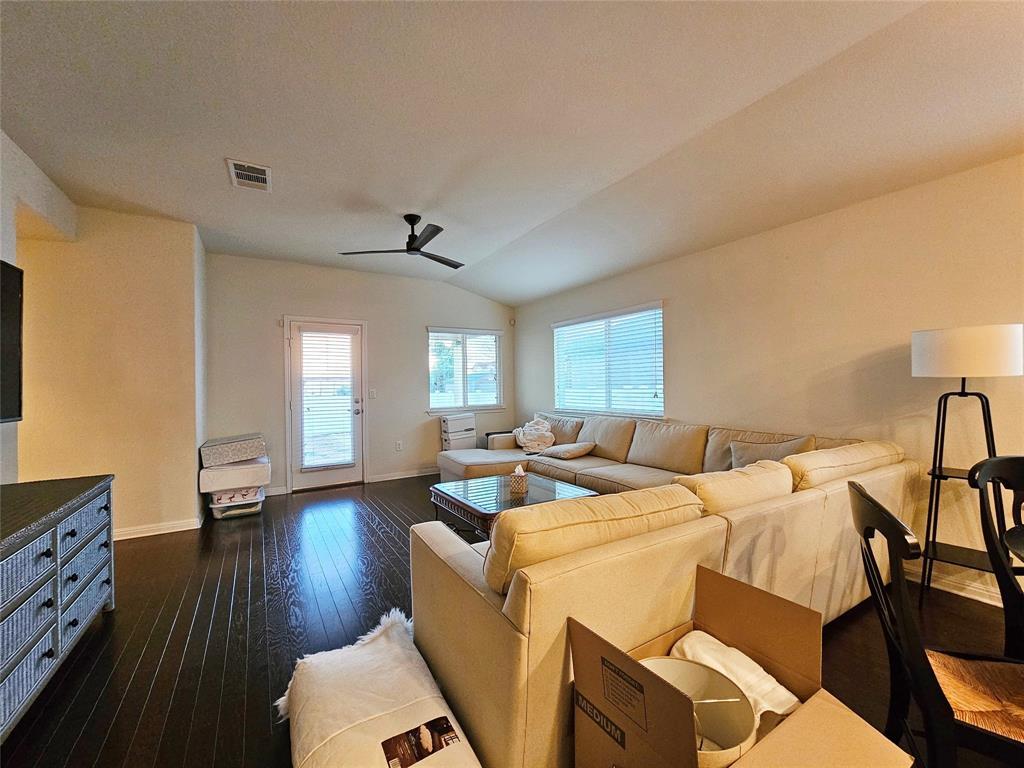 18205 Bandelier Dr Property Photo 7
