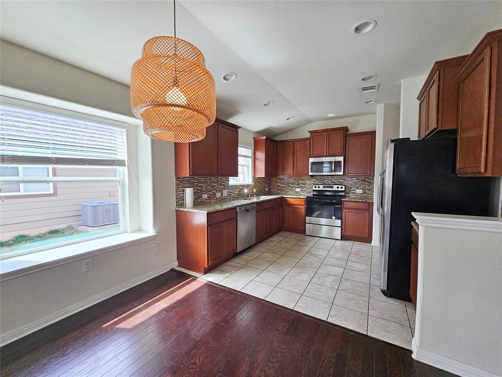 18205 Bandelier Dr Property Photo 12