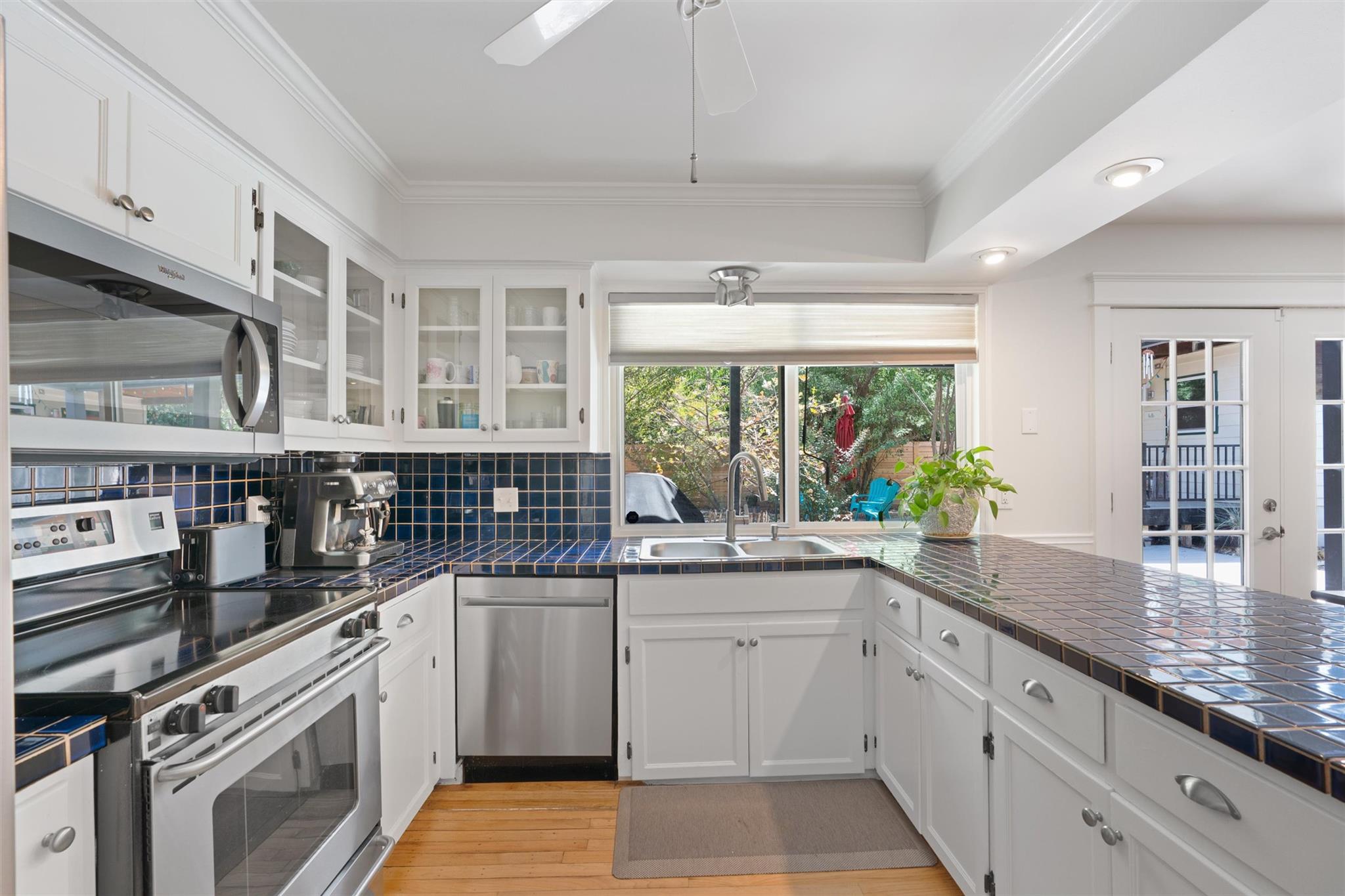 8605 Primrose Ln Property Photo 9