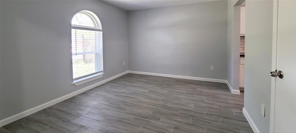302 Tiegs St Property Photo 5