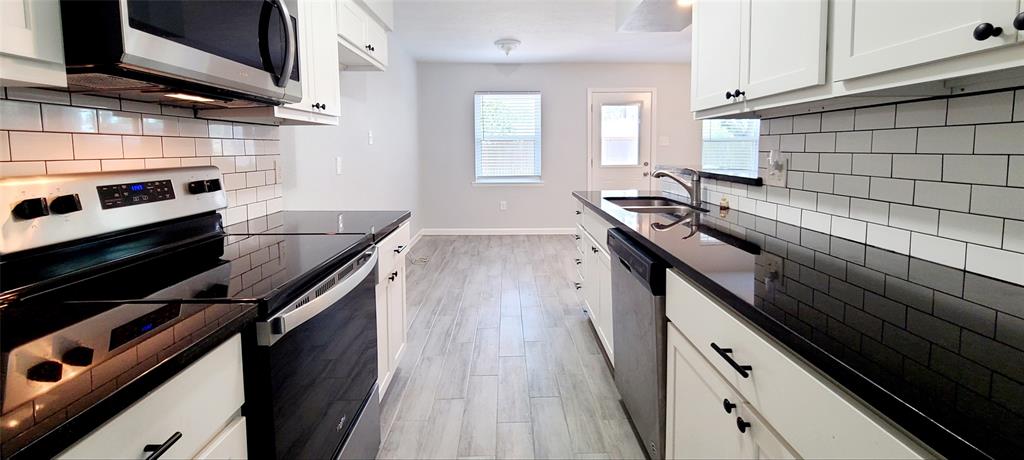 302 Tiegs St Property Photo 6