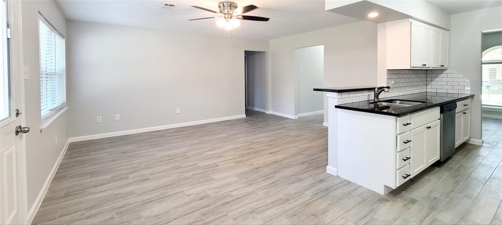 302 Tiegs St Property Photo 9