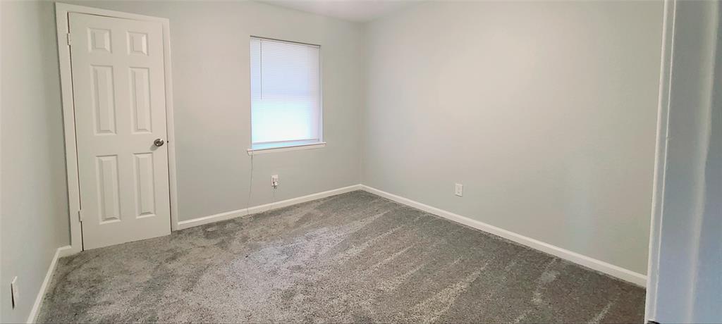 302 Tiegs St Property Photo 12