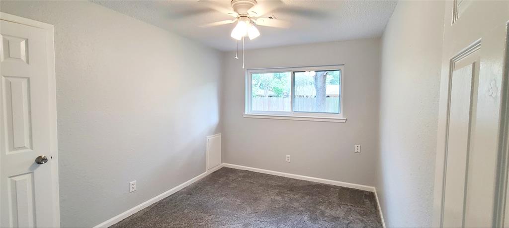 302 Tiegs St Property Photo 13