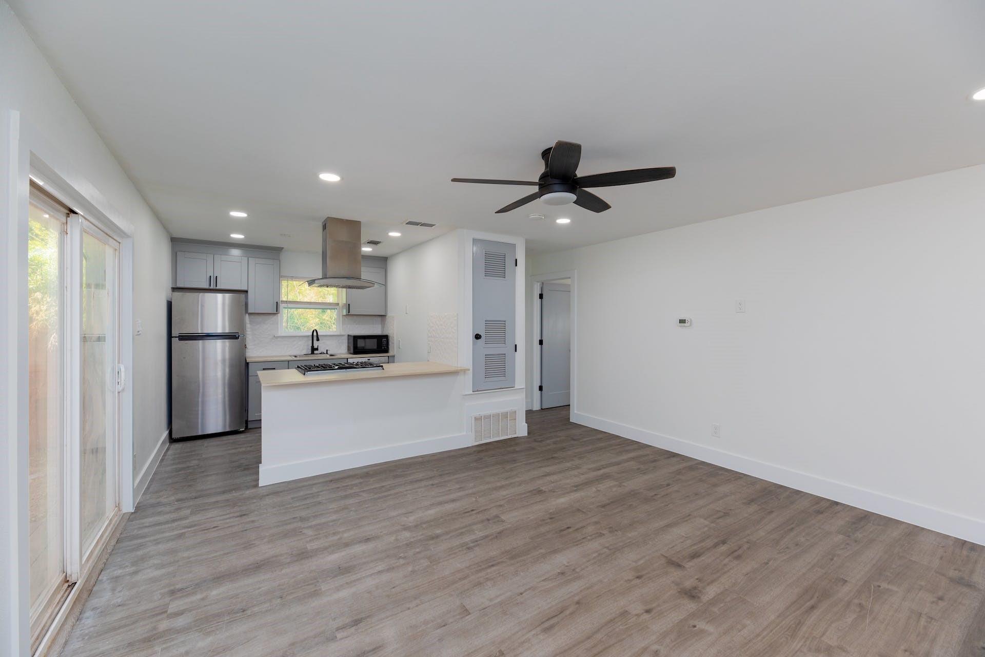 8405 Georgian Dr Property Photo 5