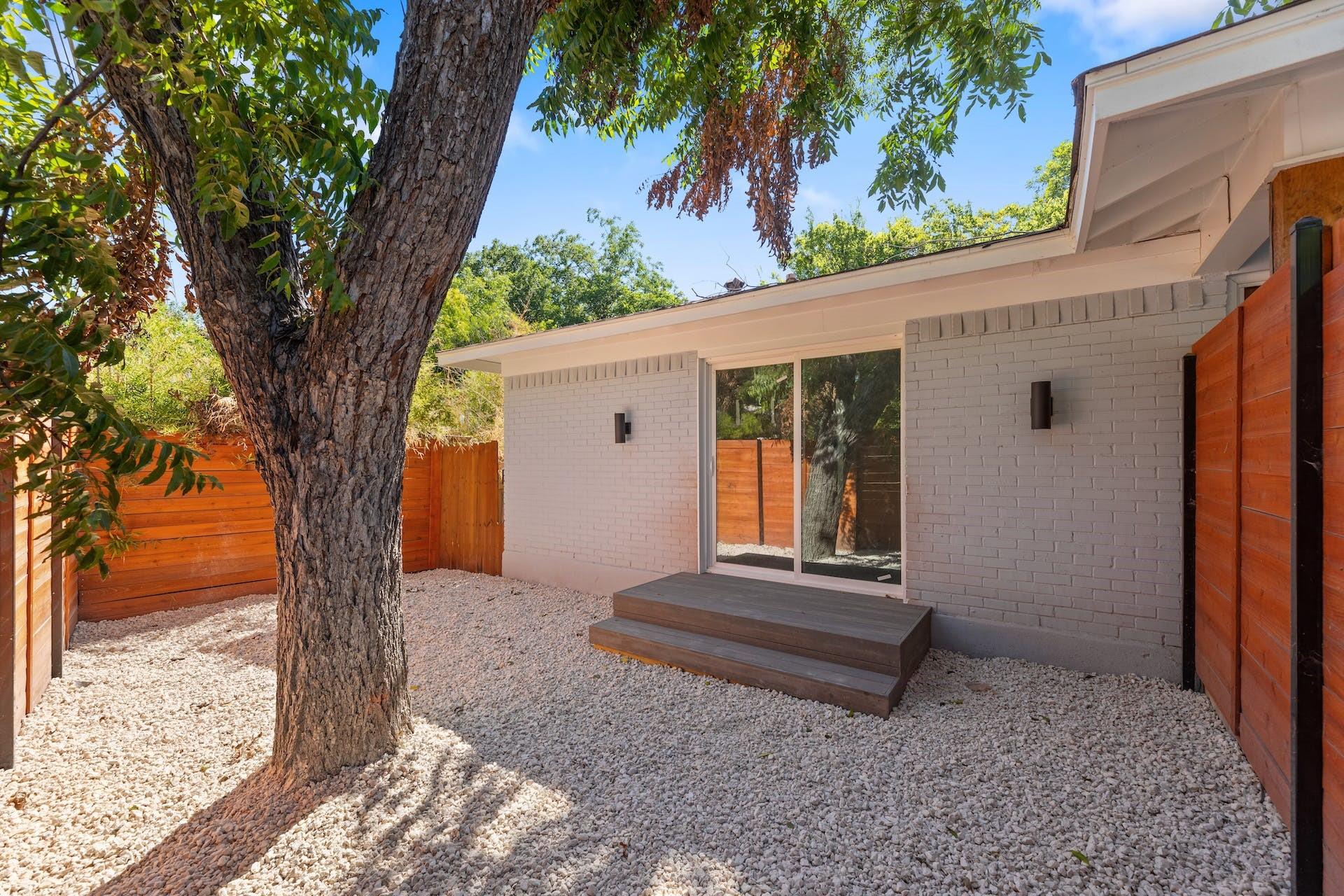 8405 Georgian Dr Property Photo 30