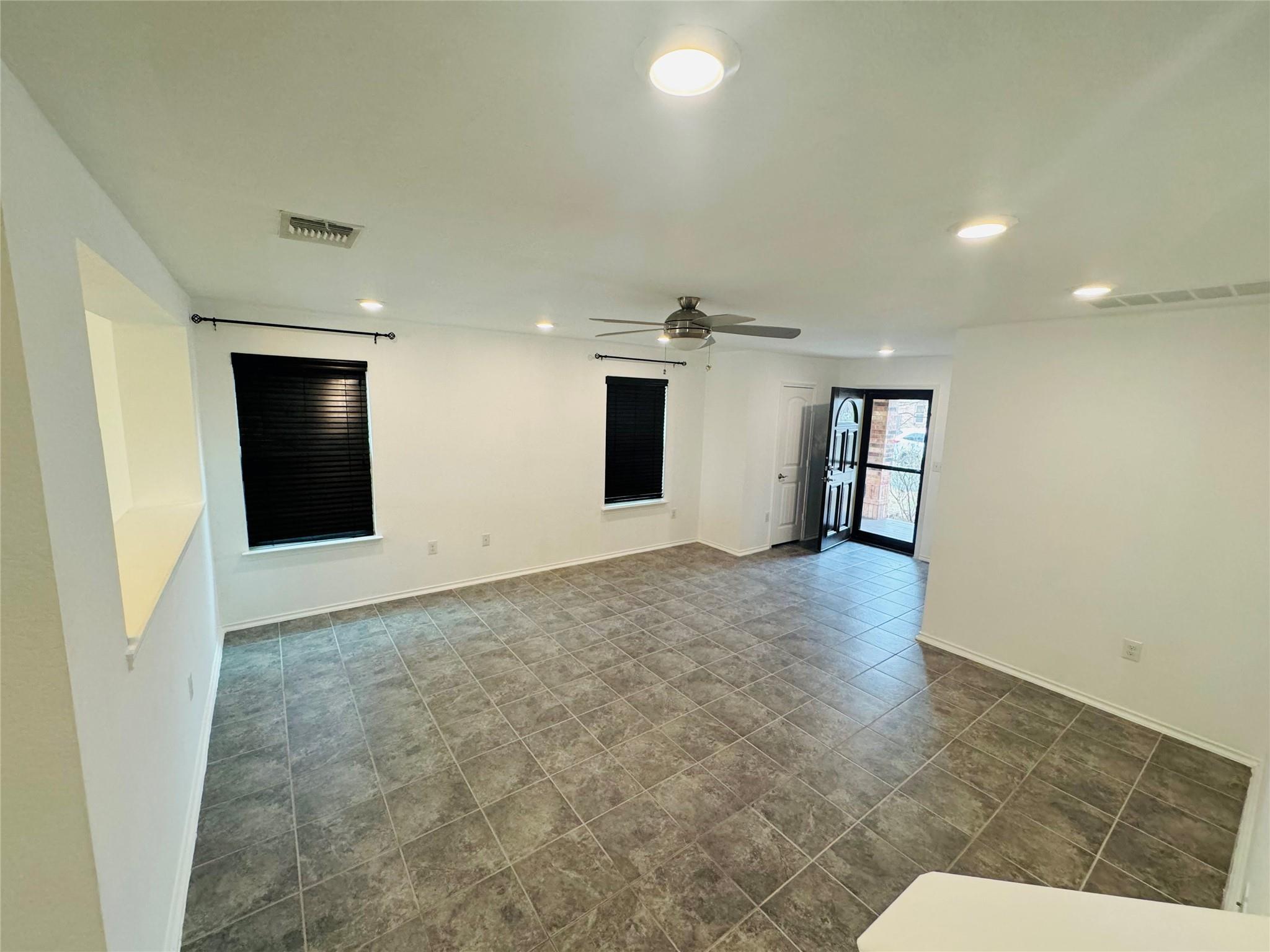 6209 Minnoch Ln Property Photo 2