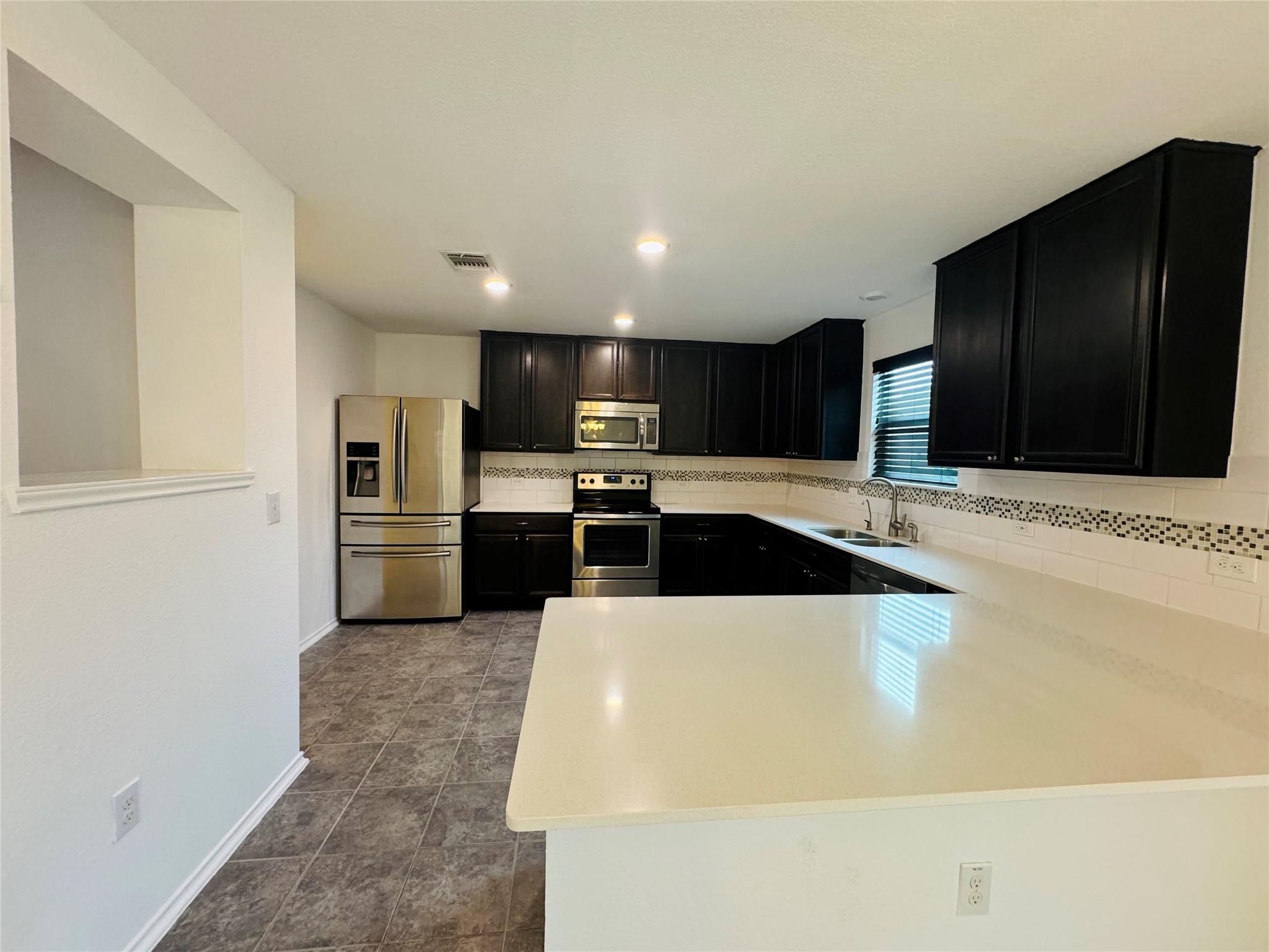 6209 Minnoch Ln Property Photo 4