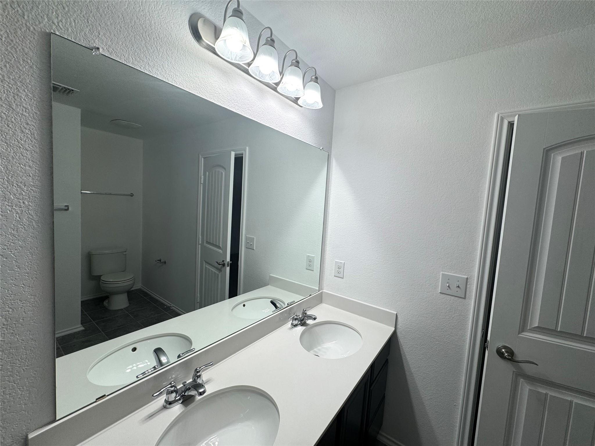 6209 Minnoch Ln Property Photo 13