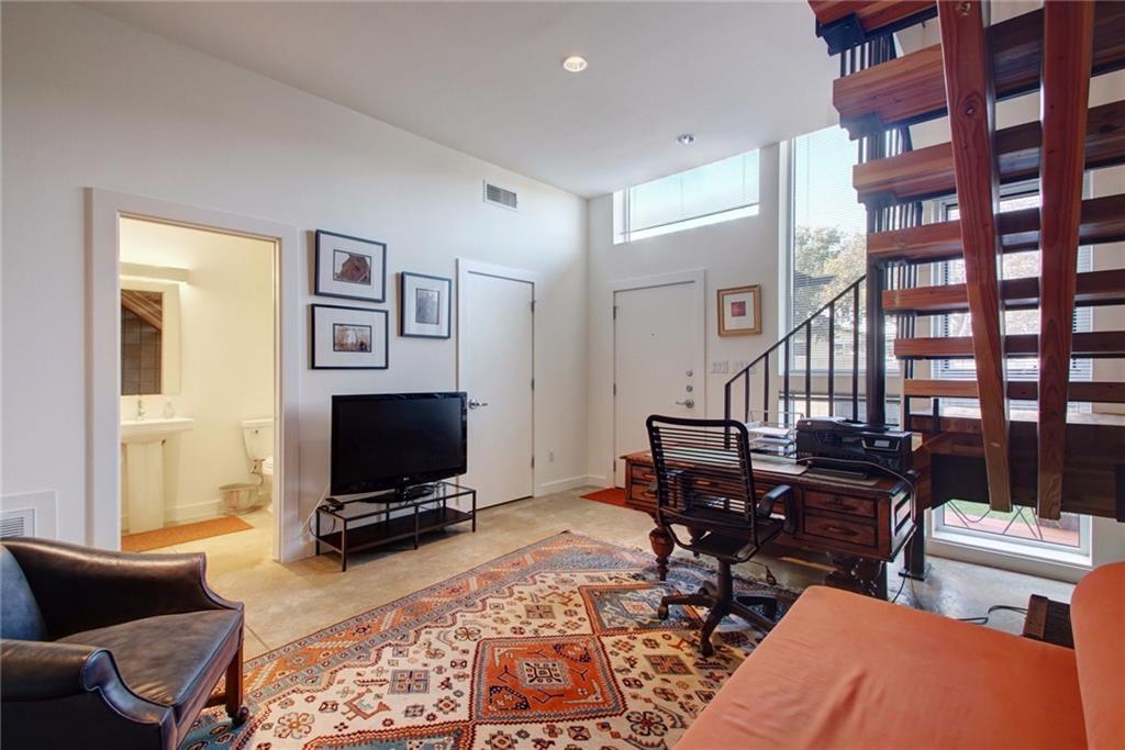 502 W 55th St #3 Property Photo 5