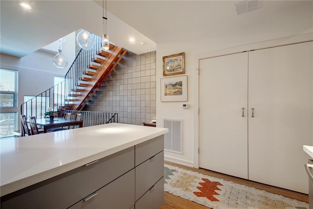 502 W 55th St #3 Property Photo 13
