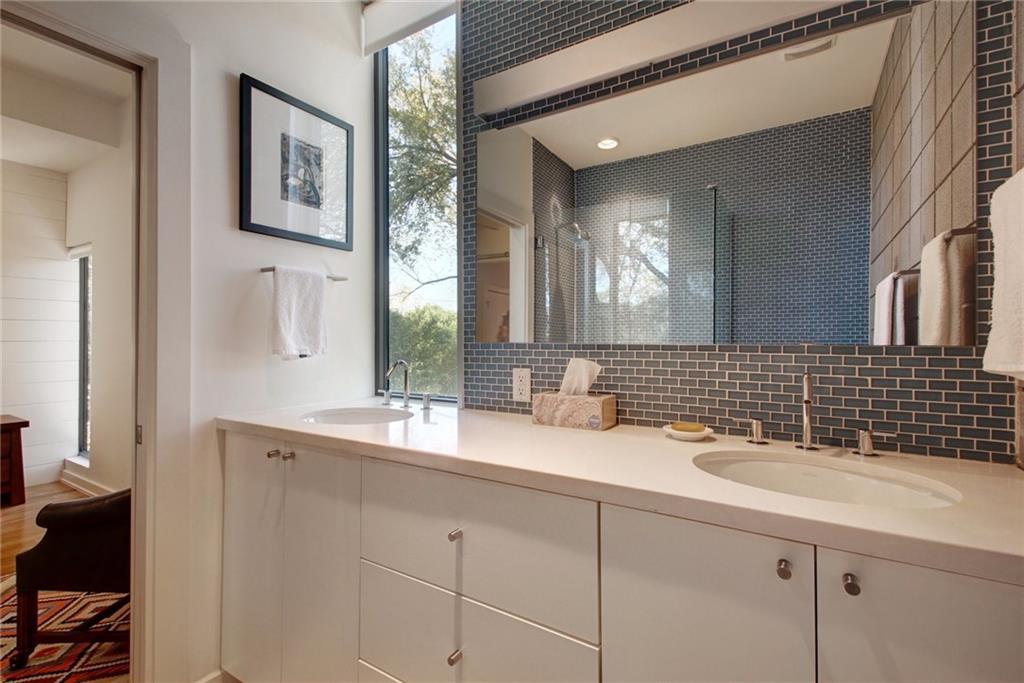502 W 55th St #3 Property Photo 17