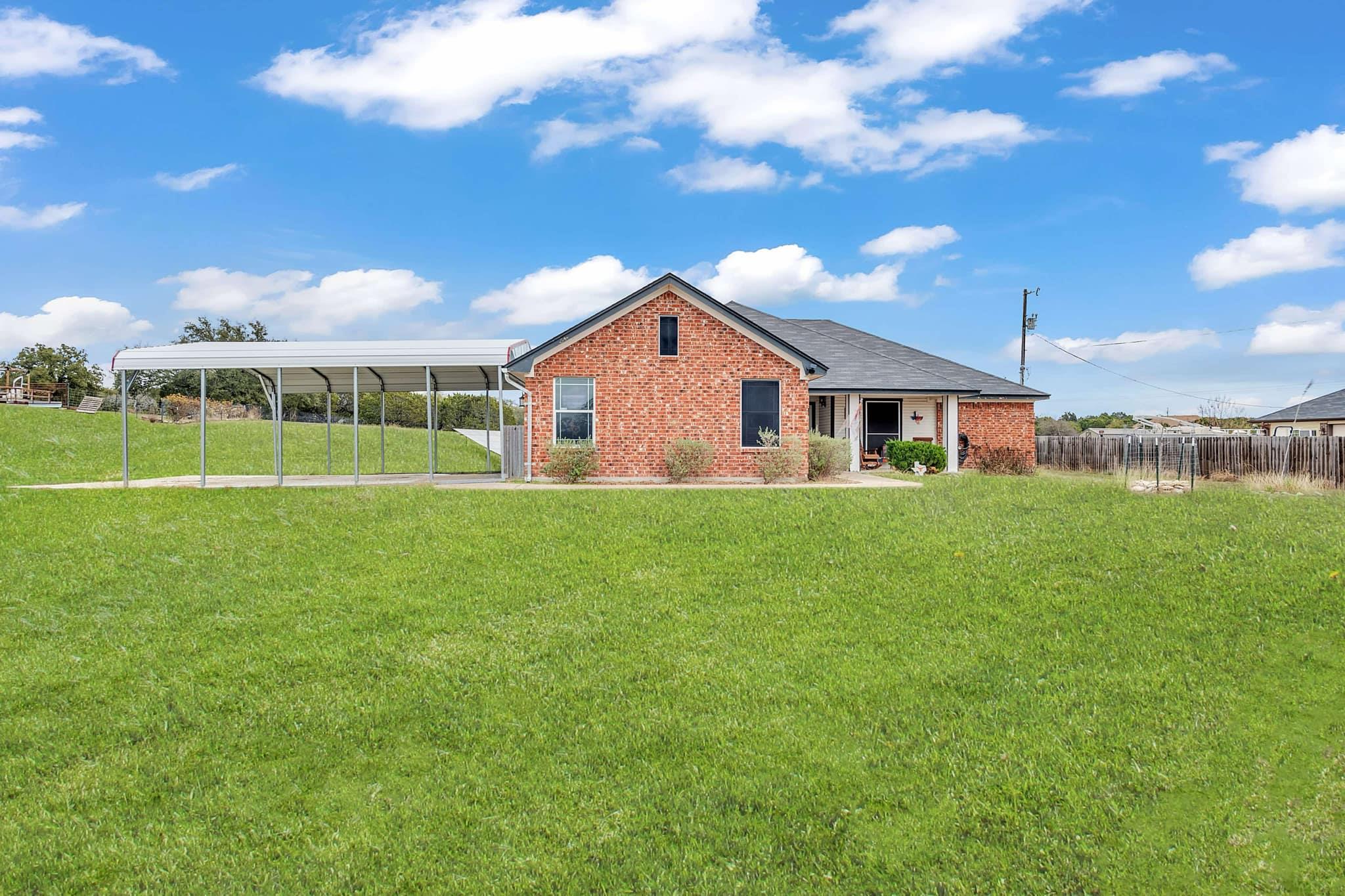 300 County Road 3351 Property Photo