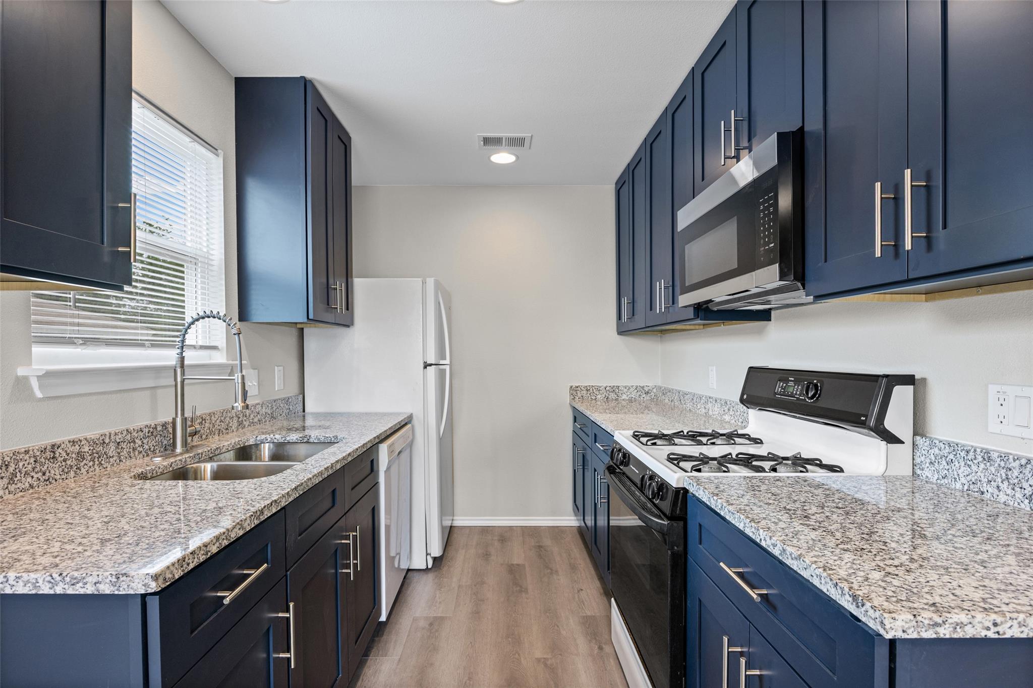 2615 Ektom Dr #c Property Photo 5