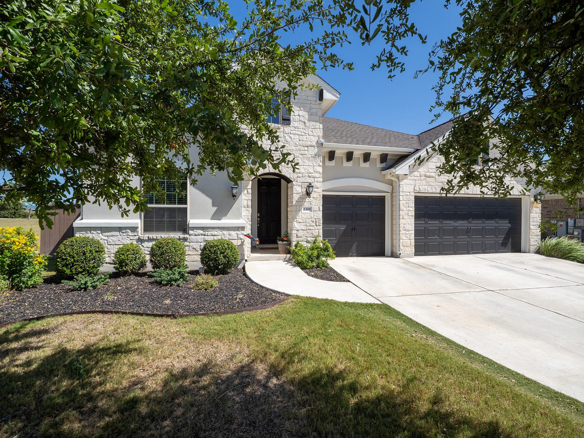 2301 Palazzo Ct Property Photo 3