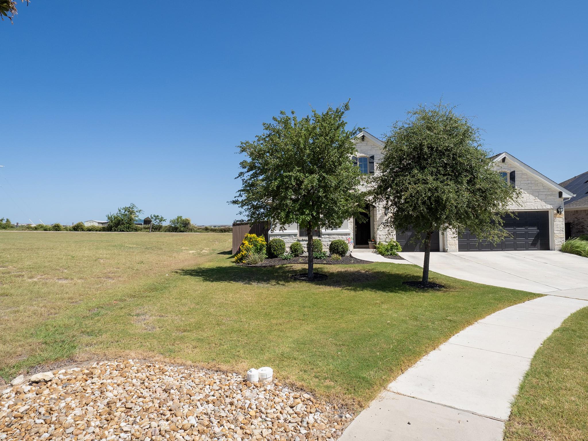 2301 Palazzo Ct Property Photo 4