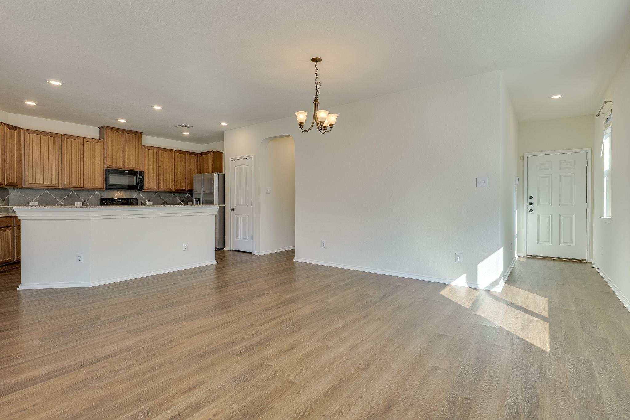 17006 Gibbons Path Property Photo 3