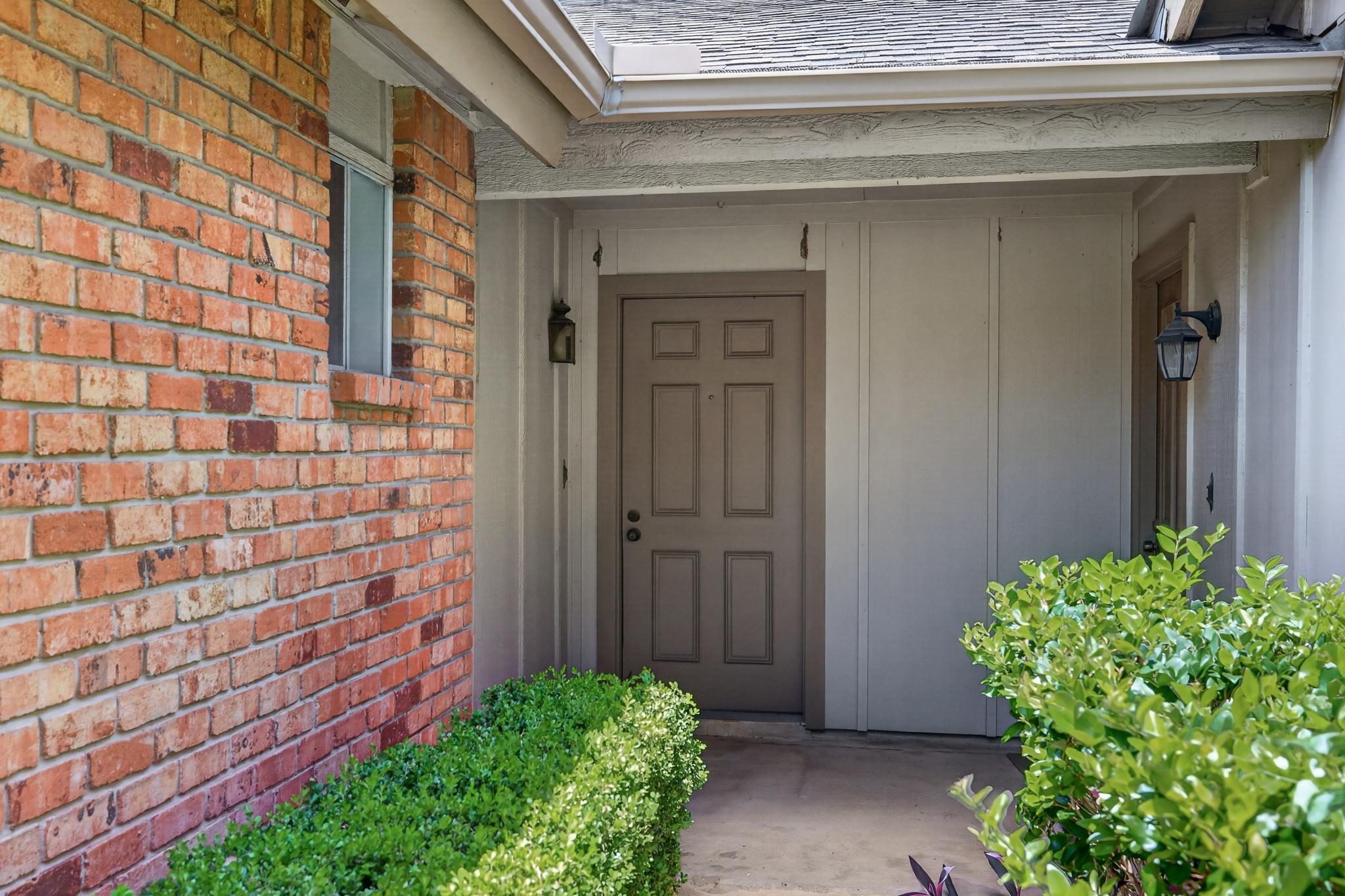 11210 Parkfield Dr #a Property Photo 3