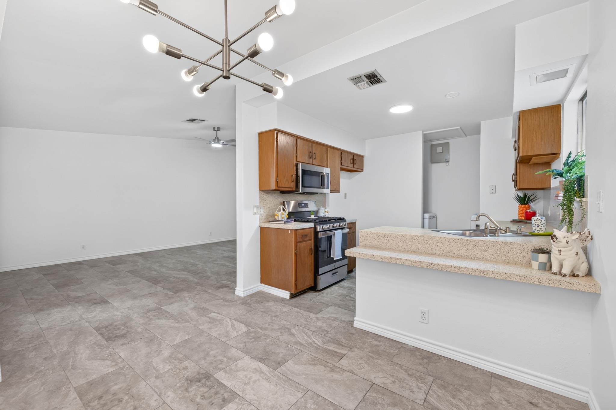 11210 Parkfield Dr #a Property Photo 10