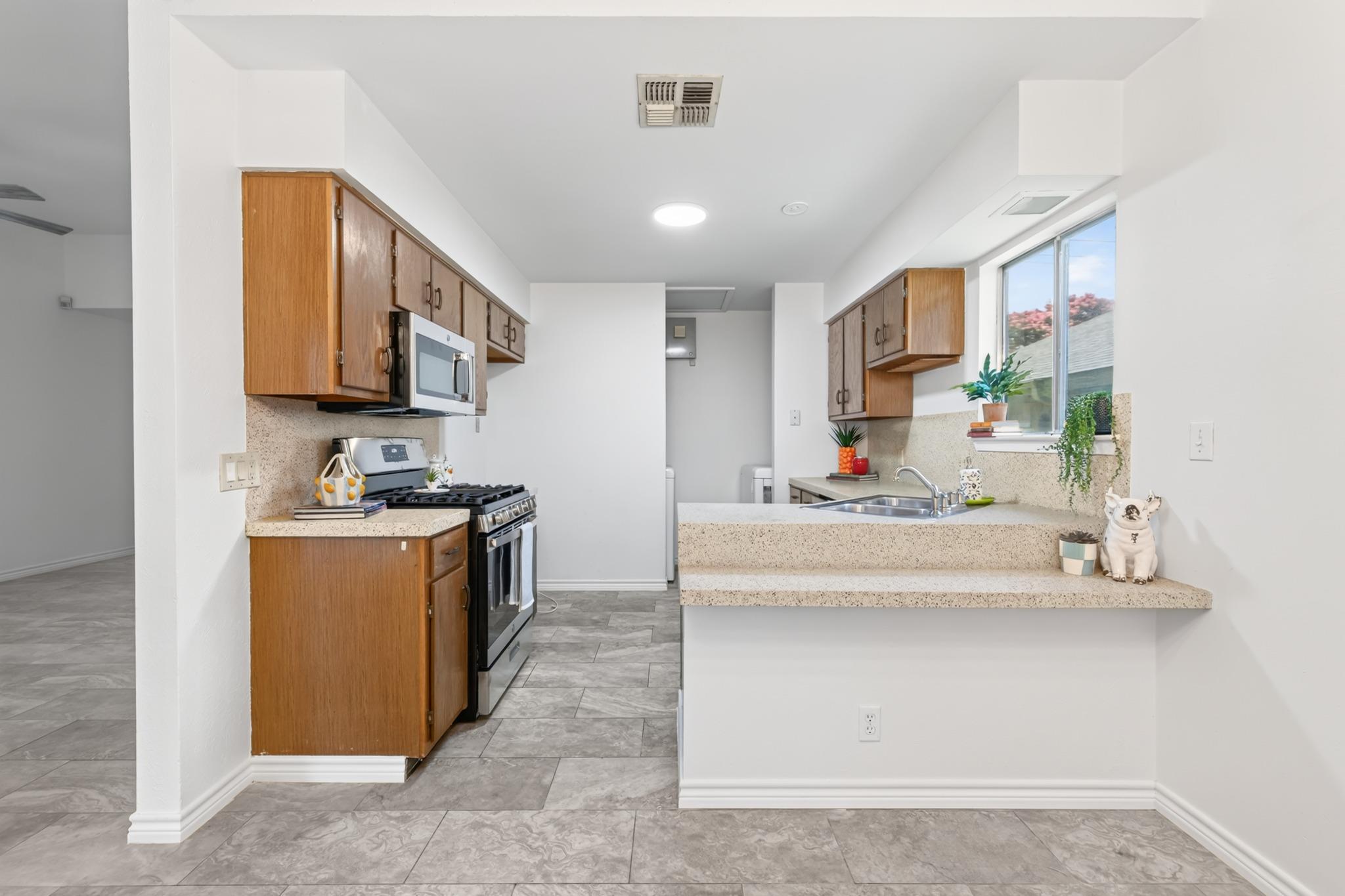 11210 Parkfield Dr #a Property Photo 12