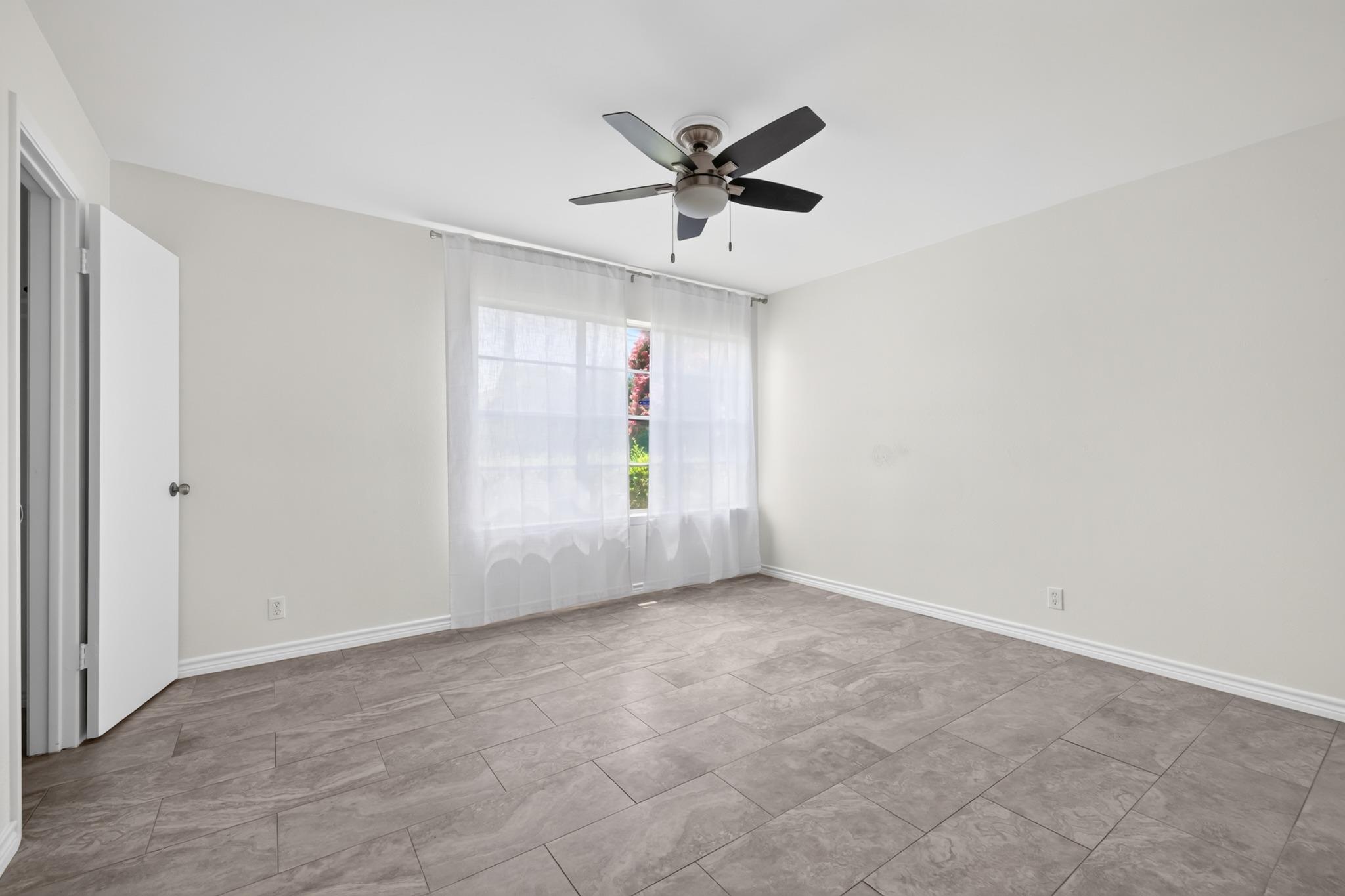 11210 Parkfield Dr #a Property Photo 18