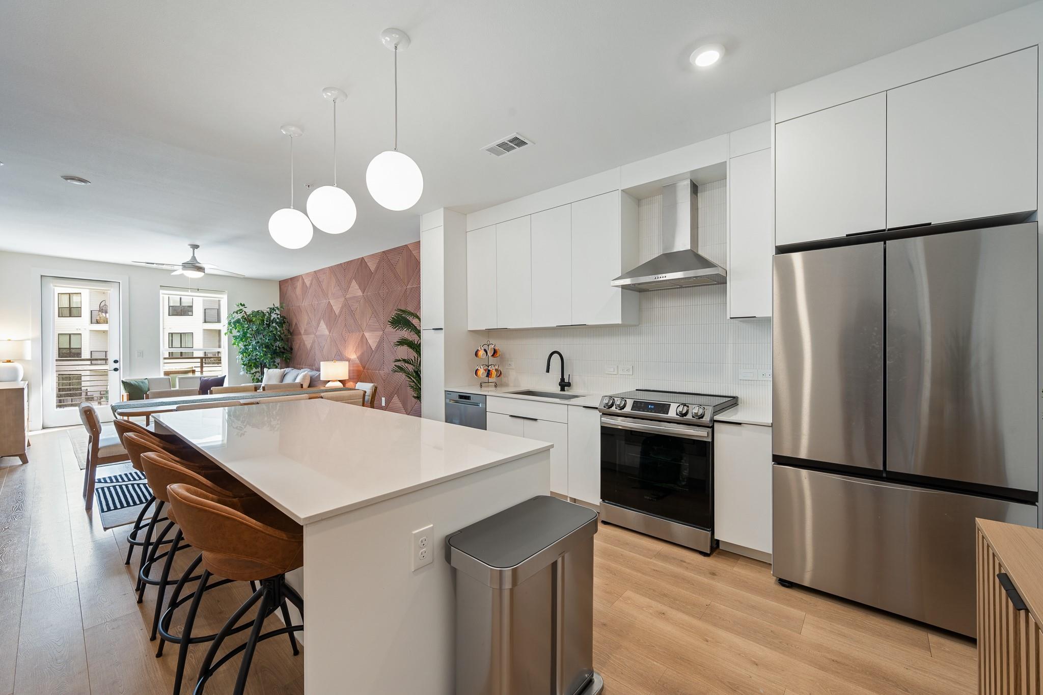 1701 Simond Ave #510 Property Photo 6