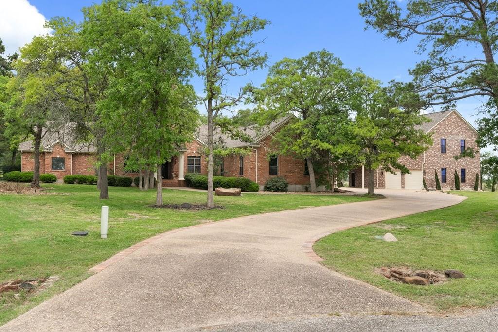 112 Oak Ct Property Photo