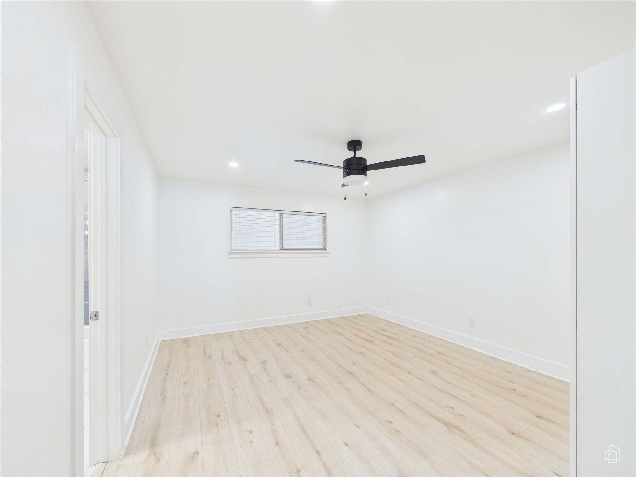 1208 Enfield Rd #105 Property Photo 4