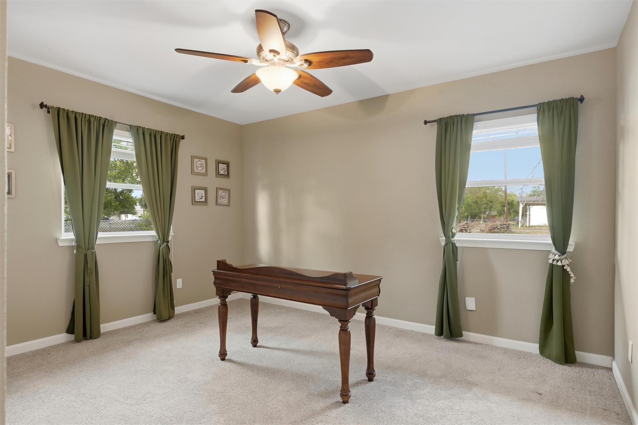 410 N Burnet St Property Photo 19