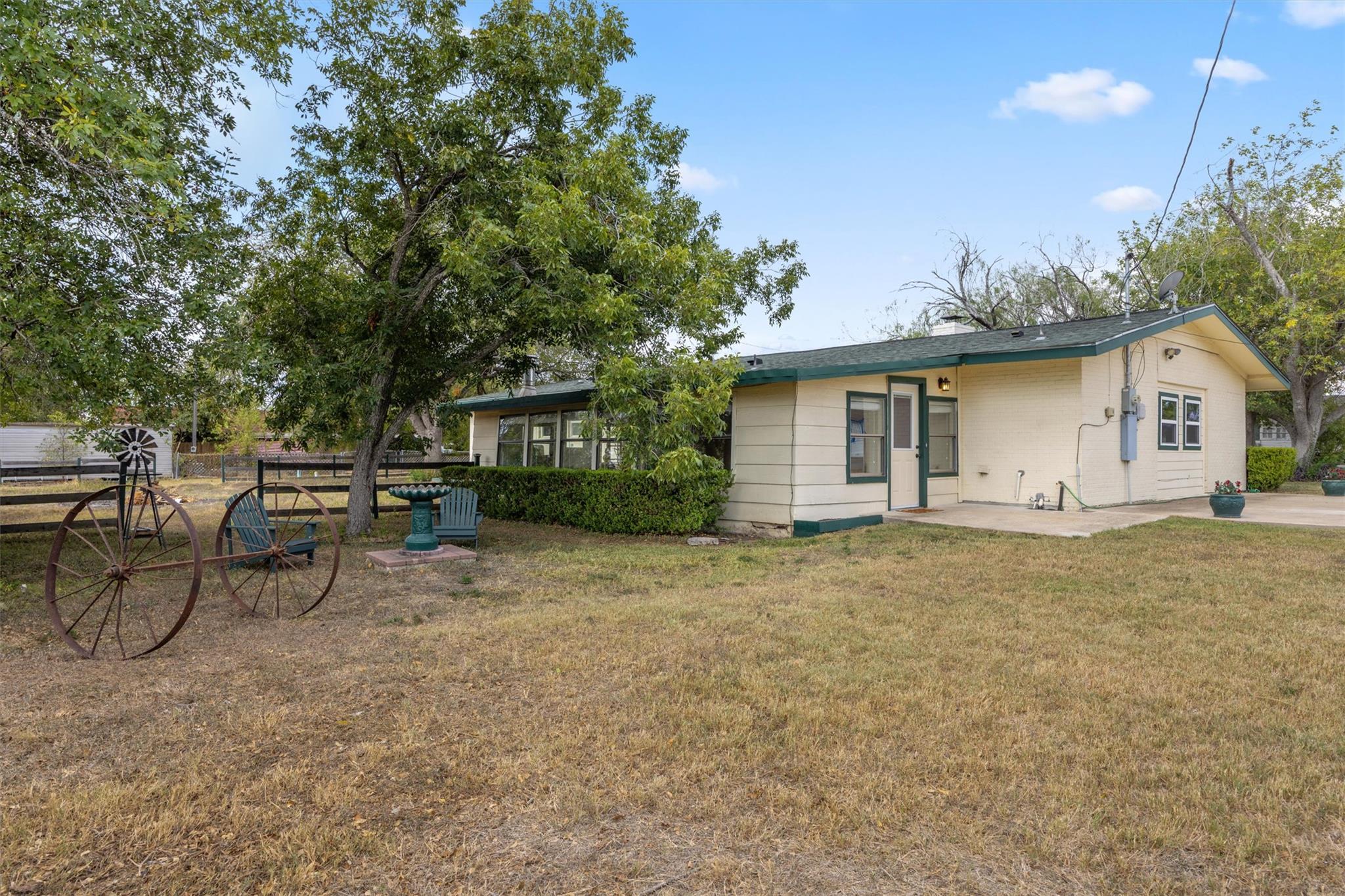 410 N Burnet St Property Photo 30