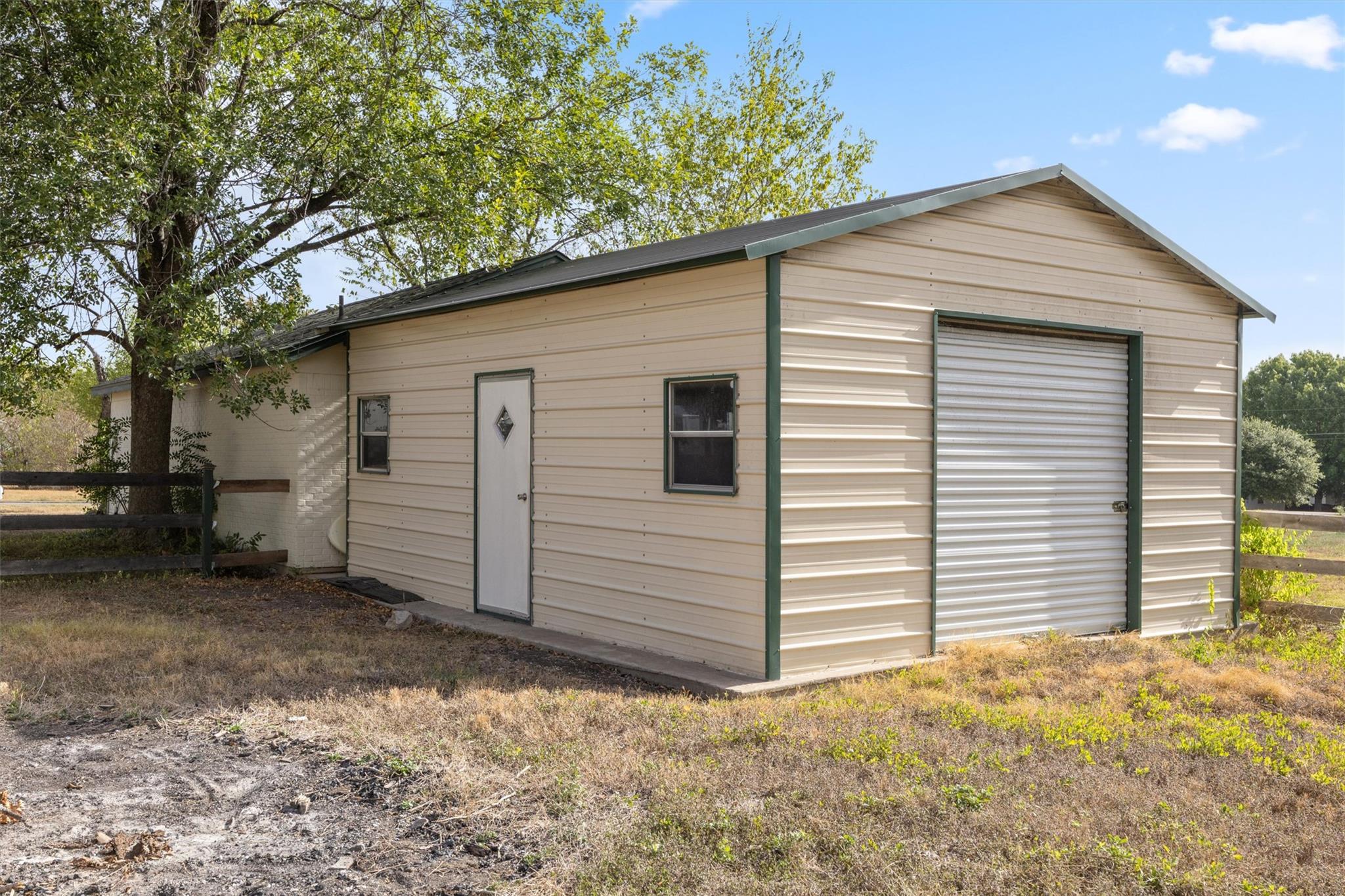 410 N Burnet St Property Photo 32