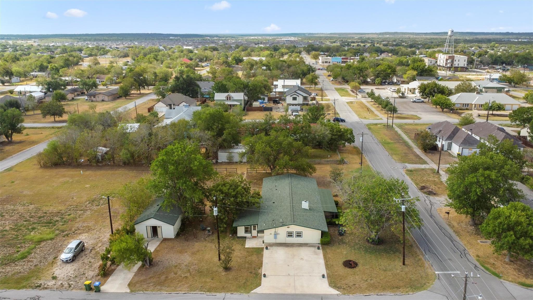 410 N Burnet St Property Photo 33