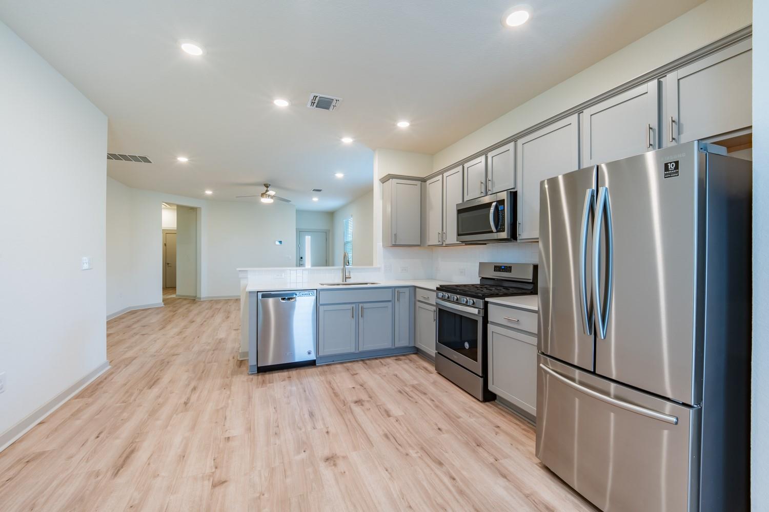 10801 Meris Ln Property Photo 8